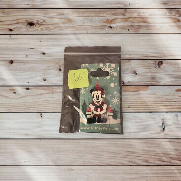 Disney Parks Mickey Mouse Dressed As Santa Christmas Enamel Pin‎ Pre-Owned - Picture 6 of 7